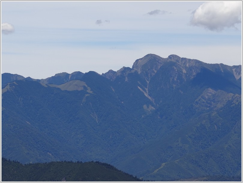 2012-07-13 11-31-55巴巴山看雪山.JPG